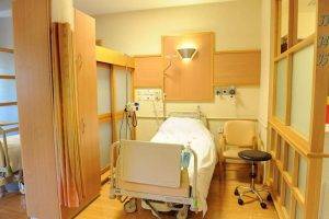 кабинет химиотерапии с кроватью в Бейлинсон